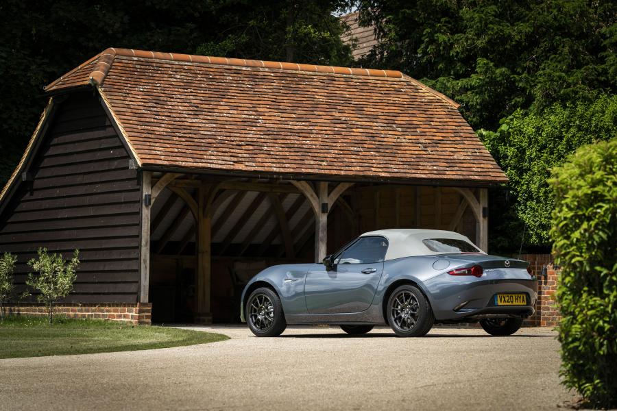  Mazda MX-5 R-Sport (ND) 2020 года  (UK) (фото 48 из 86)